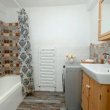 Two-bedroom Bosphorus View Family In Managed - Balcony Διαμέρισμα Κωνσταντινούπολη
